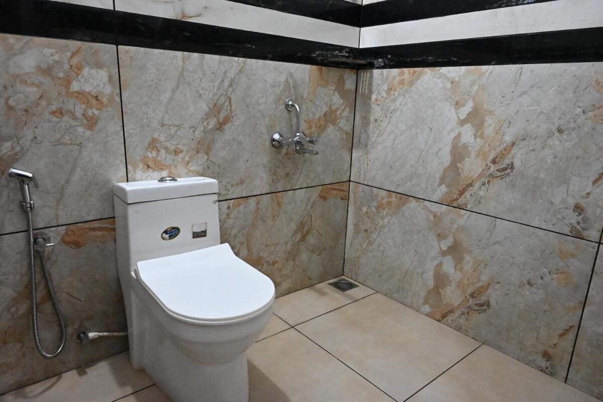 דירות Chottanikara Elamkulam Penthouse - 3Bhk Ac With Kitchen - Kochi מראה חיצוני תמונה